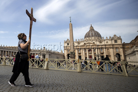 Pope Francis dies at the age of 88