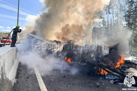 Three-vehicle pile-up on M11 Neva in Tver Region, Russia