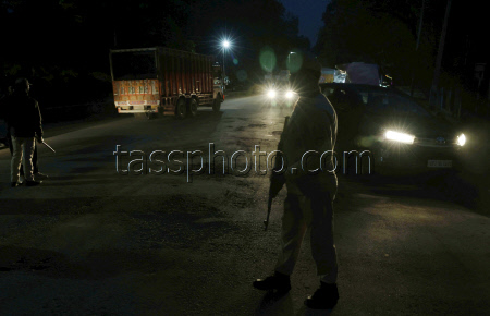 Suspected terrorists open fire on group of tourists in Pahalgam