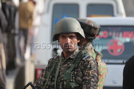 Suspected terrorists open fire on group of tourists in Pahalgam