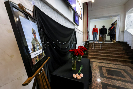 Мемориал в Москве в память о погибшем журналисте "Звезды" Гольдине