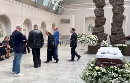 Tbilisi bids farewell to Georgian-Russian sculptor Tsereteli