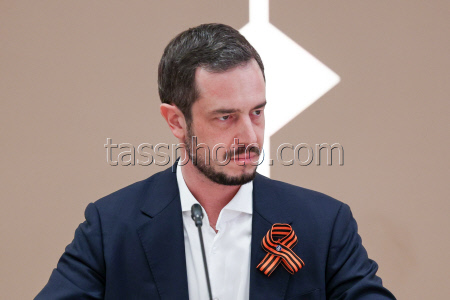 Award ceremony for "Torch of the National Technology Olympiad" Prize