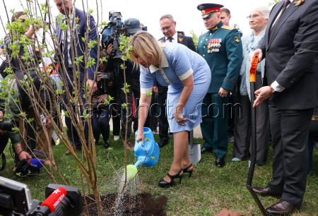 Moscow marks 80th anniversary of Elbe Day
