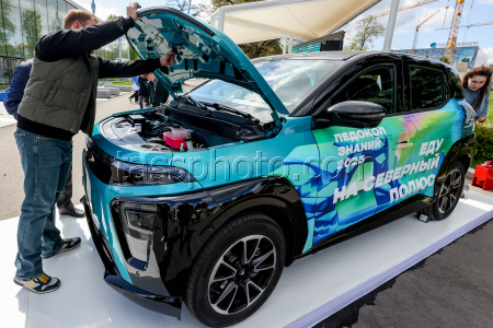 Atom electric car unveiled in Moscow