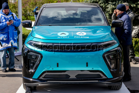 Atom electric car unveiled in Moscow