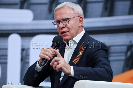 Znaniye.Pervye educational marathon in Moscow