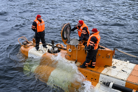 Russia's Northern Fleet search-and-rescue exercises in Sea of Barents