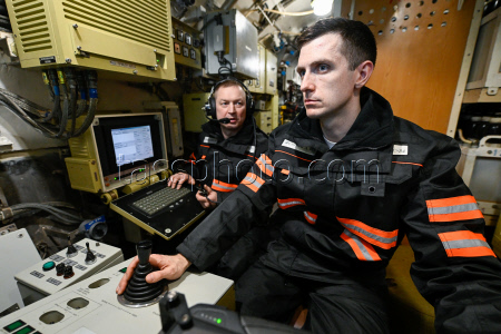 Russia's Northern Fleet search-and-rescue exercises in Sea of Barents
