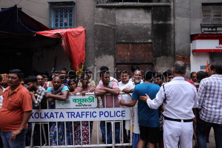 Fire breaks out at a hotel in Kolkata