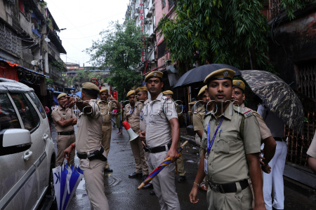 Fire breaks out at a hotel in Kolkata