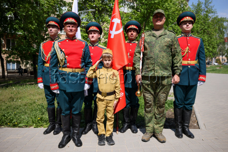 Parade for WWII veteran in Lugansk
