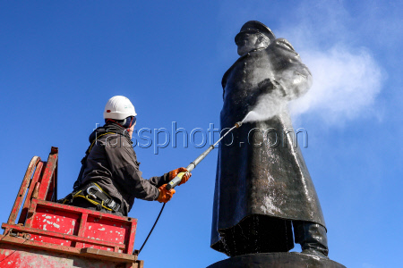 Washing Marshal Zhukov statue in St Petersburg, Russia