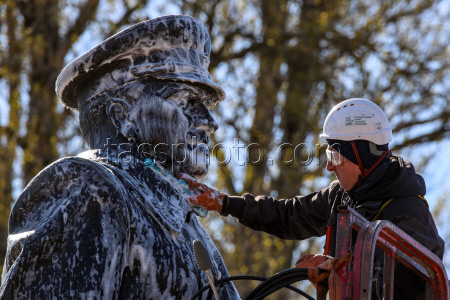 Washing Marshal Zhukov statue in St Petersburg, Russia