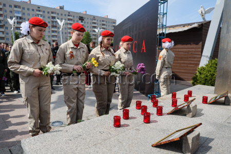 Акция памяти в Мариуполе в годовщину трагедии в Одесском доме профсоюзов