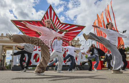 Preparations for upcoming Victory Day in Moscow
