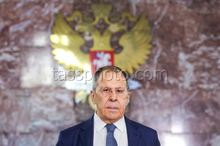 Возложение цветов в преддверии Дня Победы к мемориальным доскам в МИД РФ