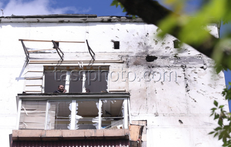 Drone strikes apartment building in Moscow