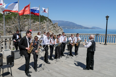 Concert marks 80th Victory anniversary in Crimea