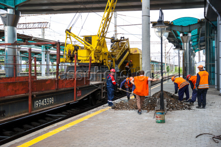 Donetsk railway station prepares to reopen