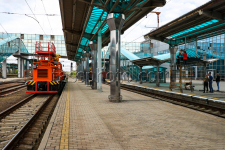 Donetsk railway station prepares to reopen