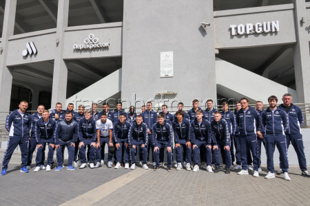 FC Dynamo Moscow players lay flowers at VTB Arena memorial plaque