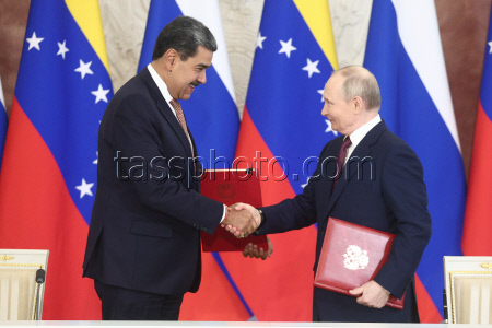 Presidents of Russia and Venezuela meet in Moscow