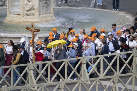 Conclave to elect a new pope begins