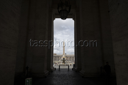 Conclave to elect a new pope begins
