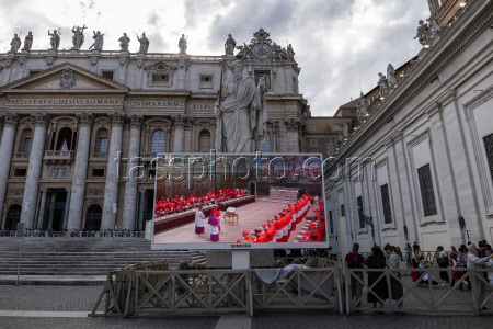Conclave to elect a new pope begins