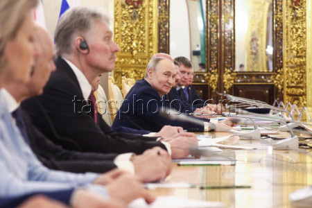 Встреча президента РФ Путина и президента Кубы Диас-Канеля