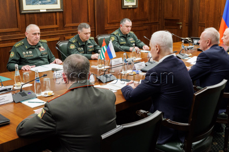 Russian and Abkhazian Defence Ministers meet in Moscow