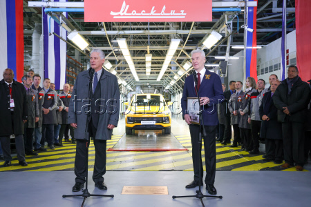 Cuba's President Diaz-Canel and Moscow Mayor Sobyanin visit Moskvitch car factory