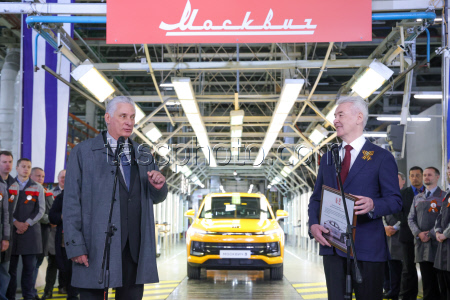Cuba's President Diaz-Canel and Moscow Mayor Sobyanin visit Moskvitch car factory