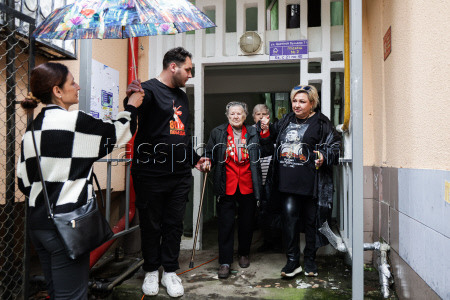 WWII veteran receives congratulations on Eve of Victory Day in Sochi