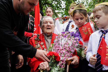 Поздравление ветерана ВОВ в Сочи
