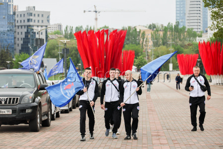 Car rally from Donetsk to Mariupol on eve of Victory Day