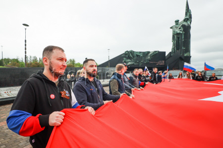Car rally from Donetsk to Mariupol on eve of Victory Day