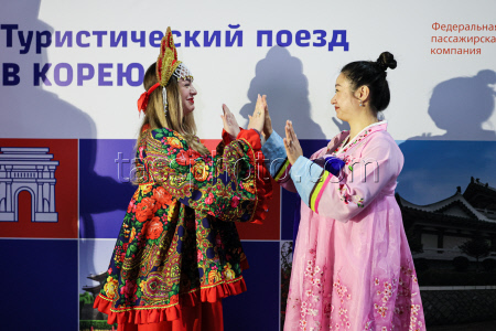 First tourist train departs from Russia to North Korea