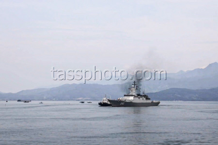Russian Pacific Fleet ships arrive in Vietnam