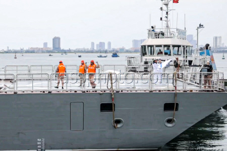 Russian Pacific Fleet ships arrive in Vietnam