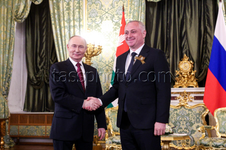 Presidents of Russia and Abkhazia meet in Moscow