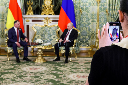 Встреча президента РФ Путина и президента Южной Осетии Гаглоева