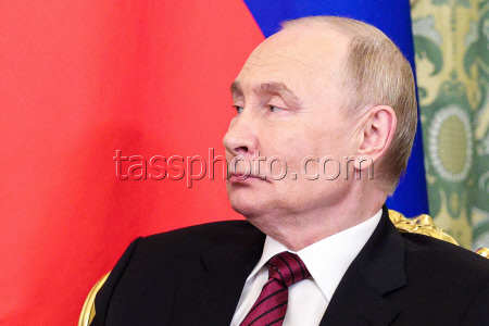 Встреча президента РФ Путина и президента Южной Осетии Гаглоева