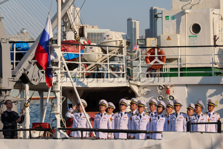 Professor Gagarinsky vessel handed over to Vietnam-Russia Tropical Centre