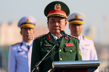 Professor Gagarinsky vessel handed over to Vietnam-Russia Tropical Centre