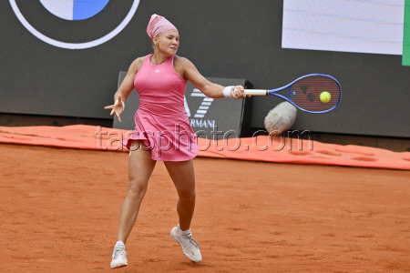 Теннисный турнир WTA 1000 в Риме, 1/4 финала: Жасмин Паолини (Италия) - Диана Шнайдер (Россия) - 6:7, 6:4, 6:2