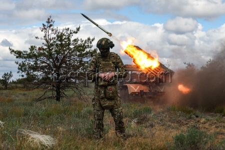 Russian Grad multiple rocket launcher crew deployed in Kherson Region