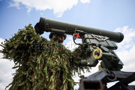 Russian troops use Kornet anti-tank guided missiles in Lugansk People's Republic