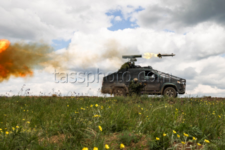 Russian troops use Kornet anti-tank guided missiles in Lugansk People's Republic
